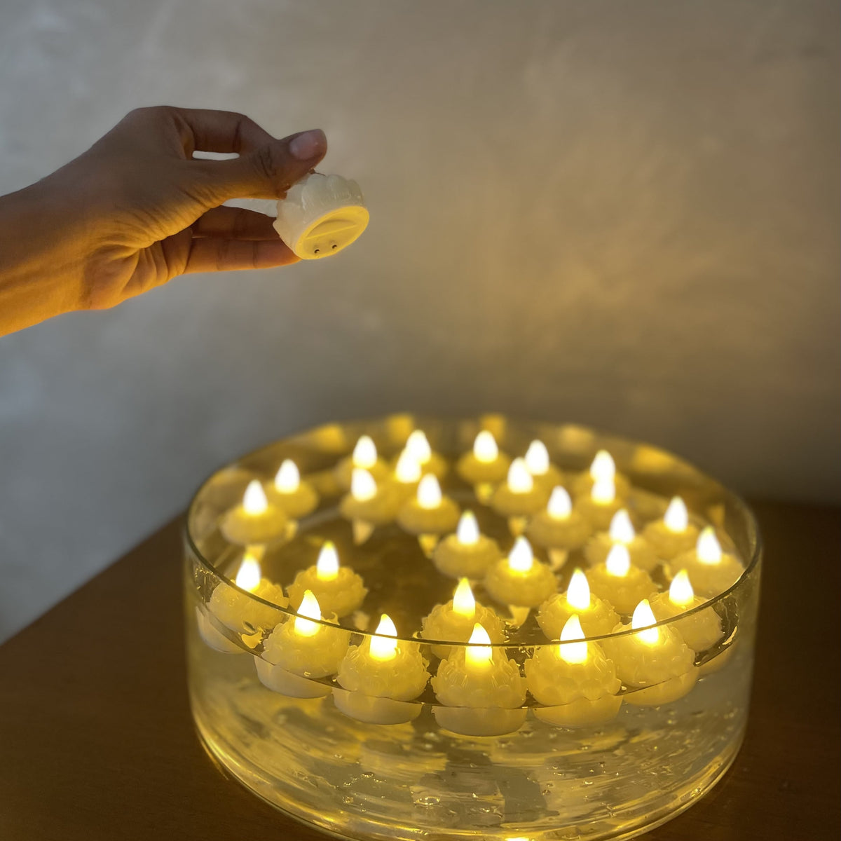 Lumora Floating Flameless LED Candles
